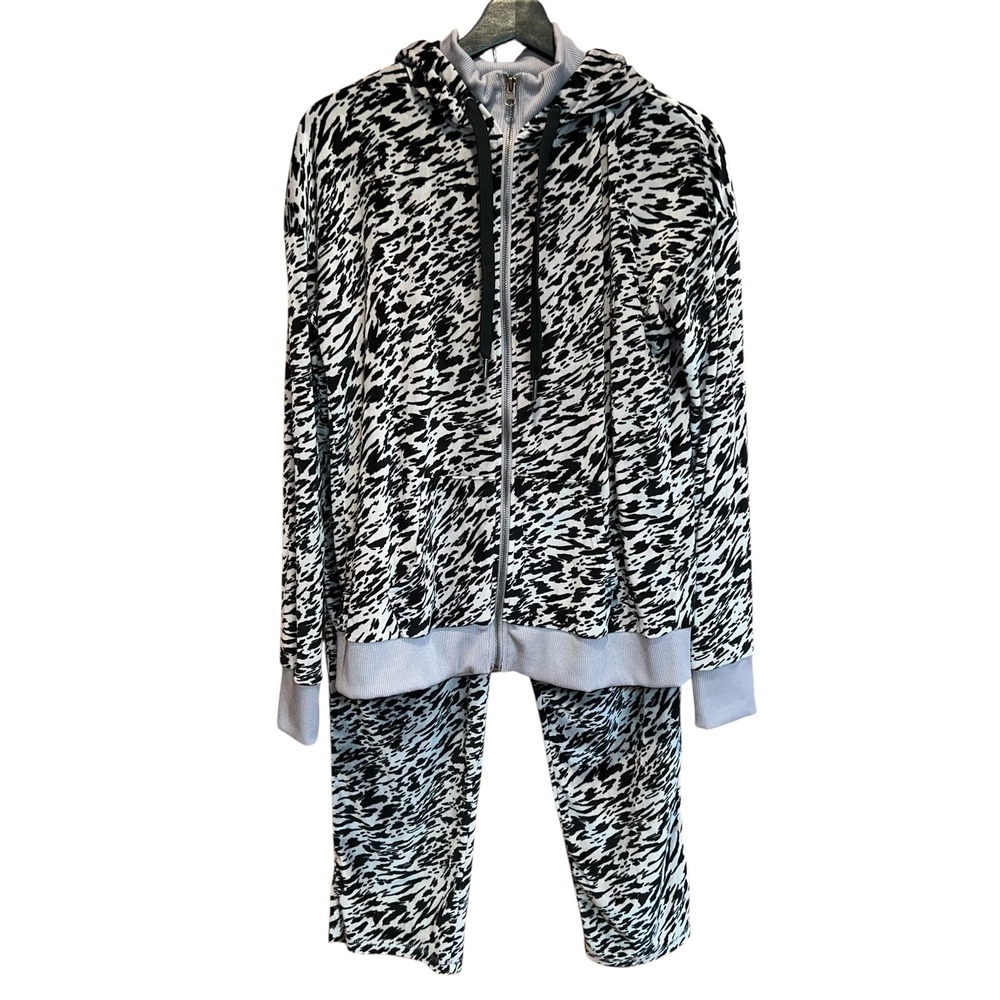 Lularoe Bethany Cozy Collection Lounge Set Size M Animal Print Hoodie Crop Pants - Picture 2 of 16